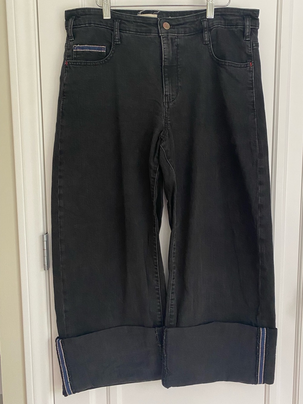 Women’s- Wide-Leg Ankle-Length Black Denim